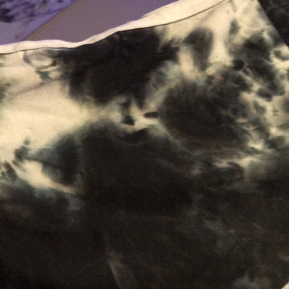 Shorts - Picture 2 of 3